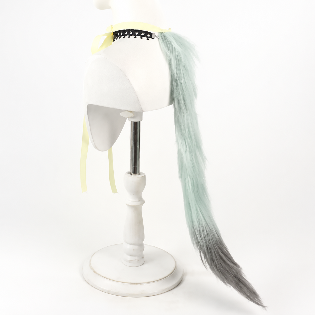 Shadora Sato Yaniko Peruk Chainsmoker Cat costume wig with dark hair and detailed feline features, realistic and stylish for cosplay.