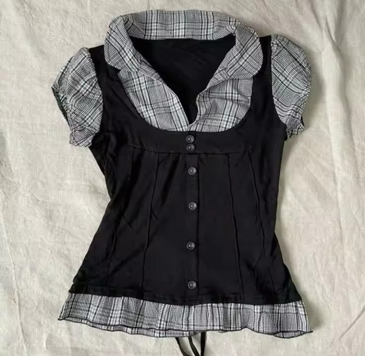 Eprolo Kore stil çizgili kadın gömlek with long sleeves and button front, featuring a modern striped design.
