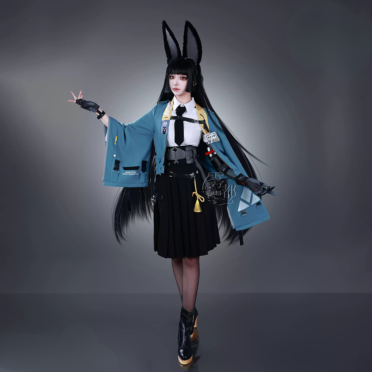 Hoshimi Miyabi cosplay and wig from Zenless Zone Zero by Shadora, featuring detailed costume and styled pink wig.
