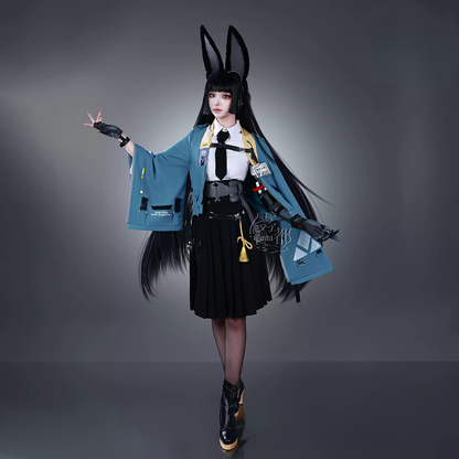 Hoshimi Miyabi cosplay and wig from Zenless Zone Zero by Shadora, featuring detailed costume and styled pink wig.