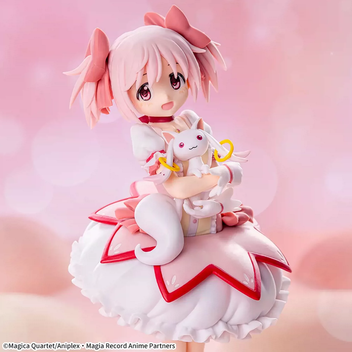 Shadora Madoka Kaname figure from Madoka Magica, showing the character in her magical girl outfit with vibrant colors and detailed design.