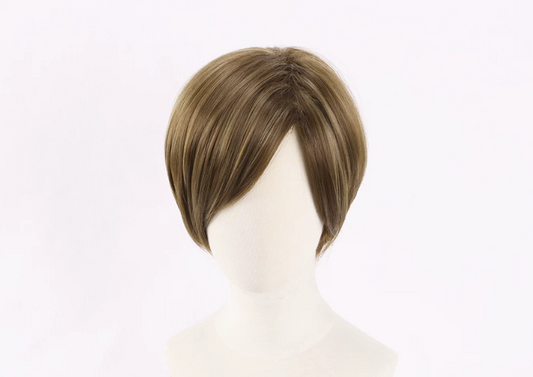 Leon Scott Kennedy cosplay from Resident Evil with Peruk wig, featuring detailed costume and accessories, by Shadora.
