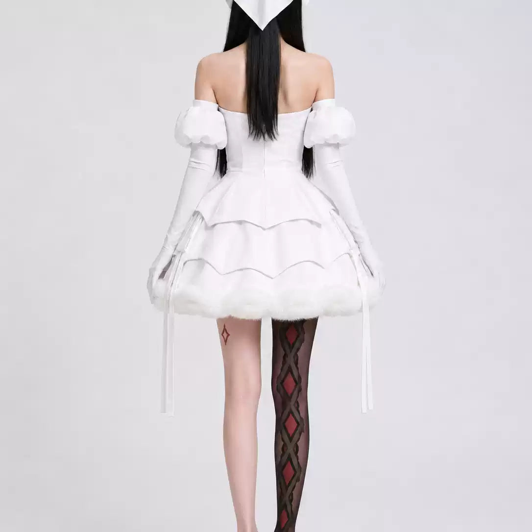 Shadora Sua Cosplay Zombie Stage costume featuring detailed zombie makeup and tattered clothing for cosplay or Halloween.