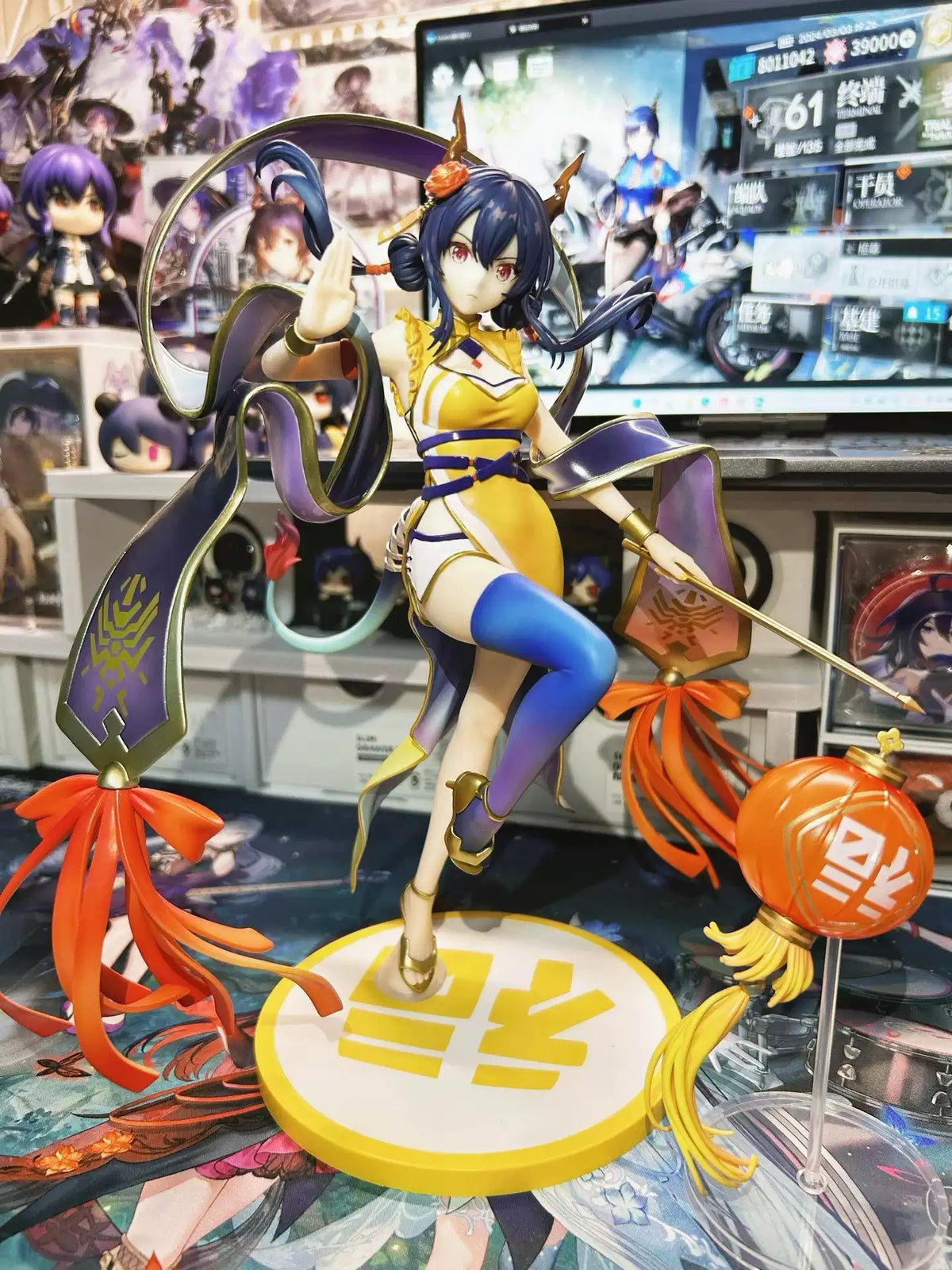 Shadora Arknights blind box figure featuring a detailed collectible character in vibrant colors and dynamic pose.