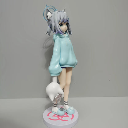 Shadora Sunaookami Shiroko figure, detailed anime-style character figurine with white hair and traditional outfit, on a display stand