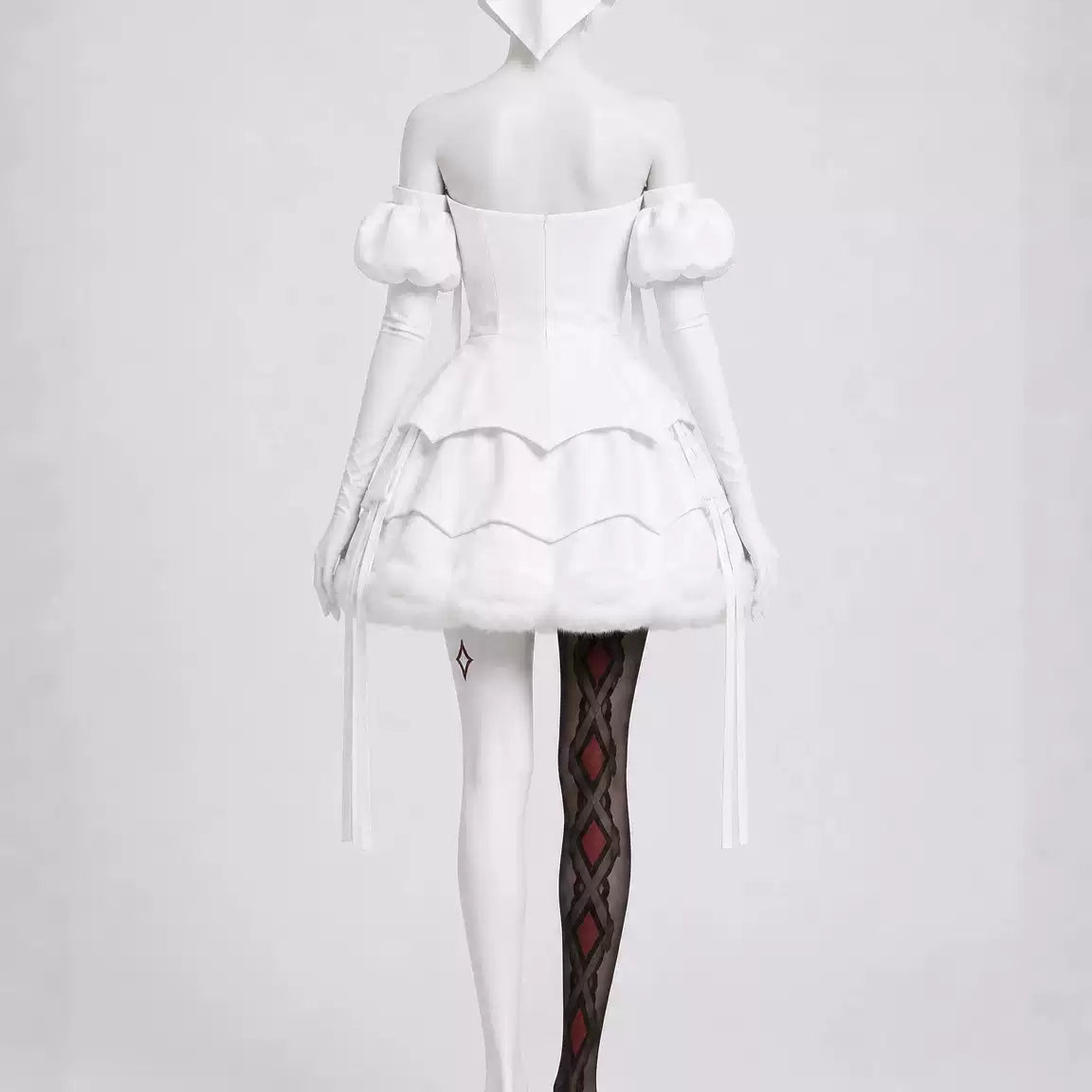 Shadora Sua Cosplay Zombie Stage costume with tattered clothing and zombie makeup, detailed and realistic for cosplay or Halloween.