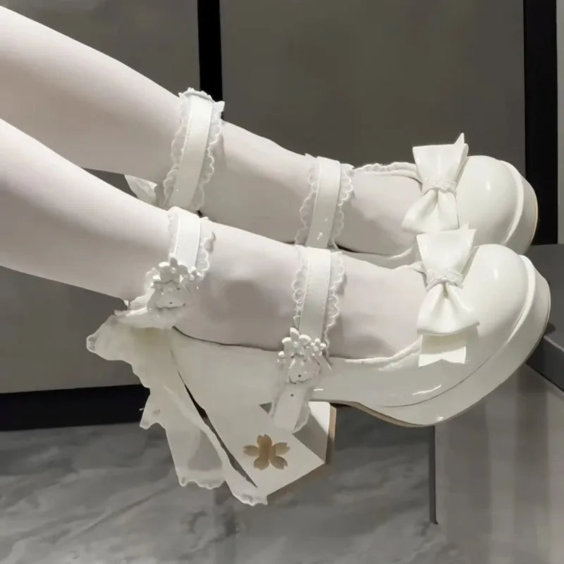 Eprolo Lolita pink topuklu ayakkabı with kurdele detayları, şirin ve şık tasarım, dorsal ve yüksek topuklu görünüm