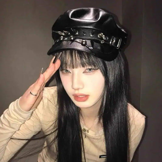 Vintage black leather grunge hat by eprolo, featuring a classic style with distressed detailing and a wide brim.