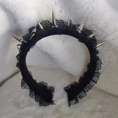 Metal detaylı taç, eprolo marka, decorative crown with intricate metalwork, suitable for special occasions or fashion accessories.