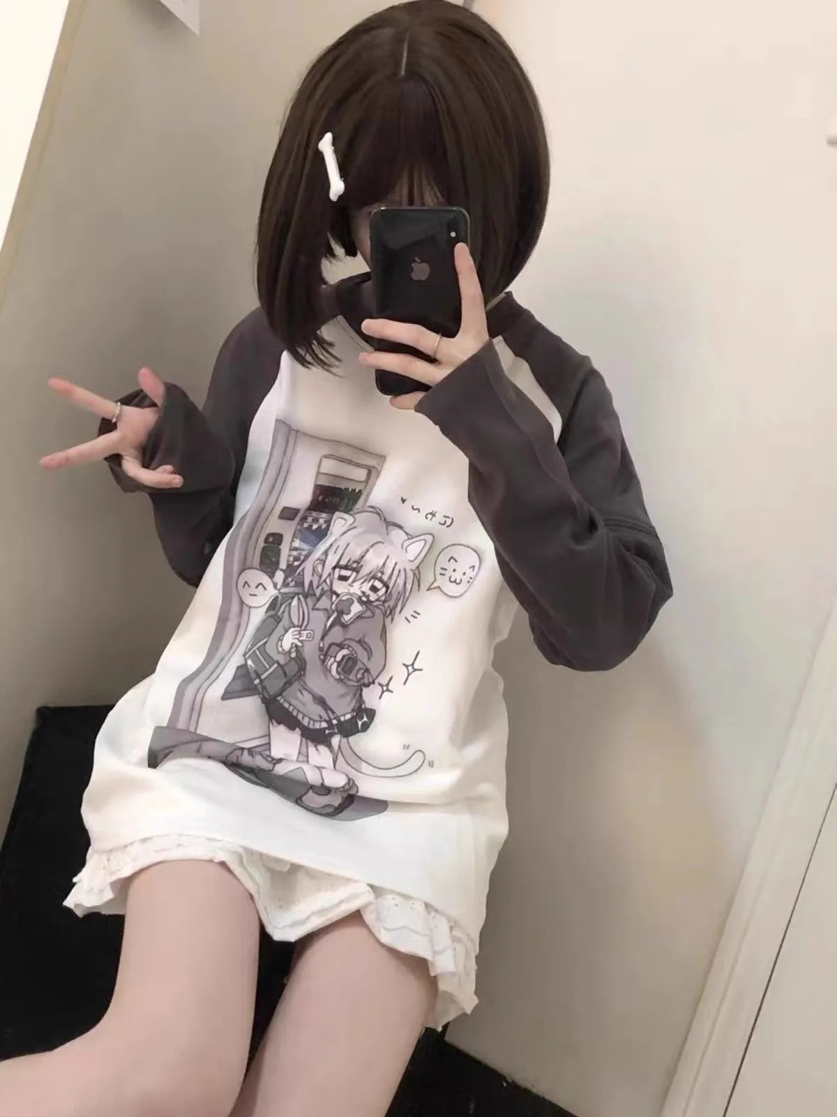 Eprolo Japon Stil Çok Amaçlı Kollu Tişört in neutral color, casual fit, with long sleeves and minimalist design.