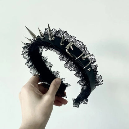 Eprolo metal detailed crown featuring intricate design, suitable for special occasions or decorative use.