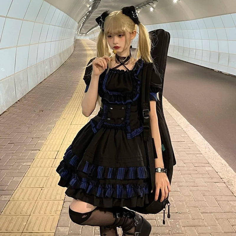 Shadora Lolita Gothic short-sleeve dress with lace details and pleated design, stylish and elegant for gothic fashion style.