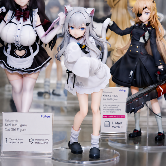 Shadora Amashiro Natsuki figurine with detailed anime character design, standing pose with vibrant clothing and accessories.