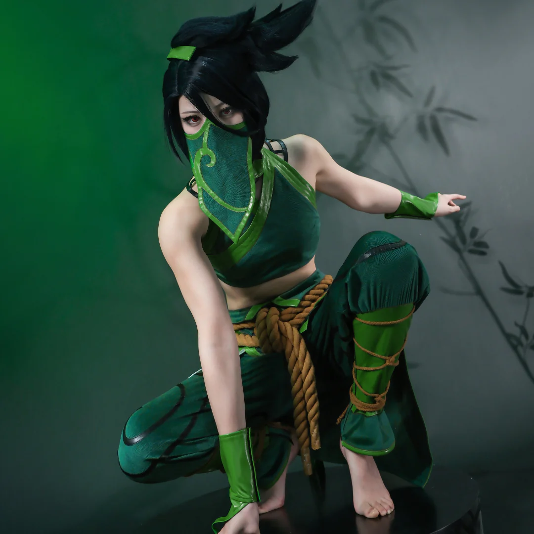 Akali Cosplay - Shadora
