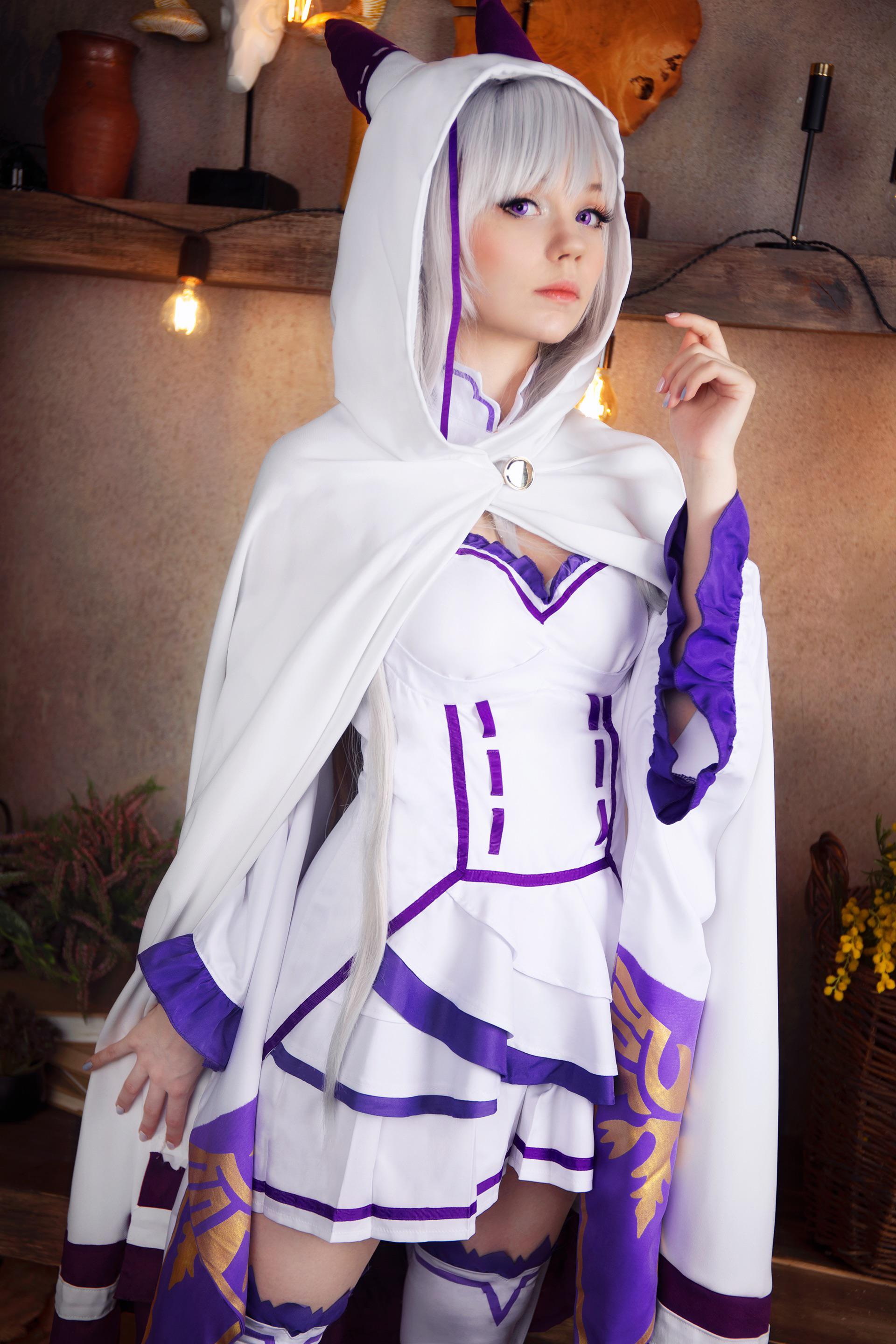Emilia Cosplay (&Peruk) - Shadora