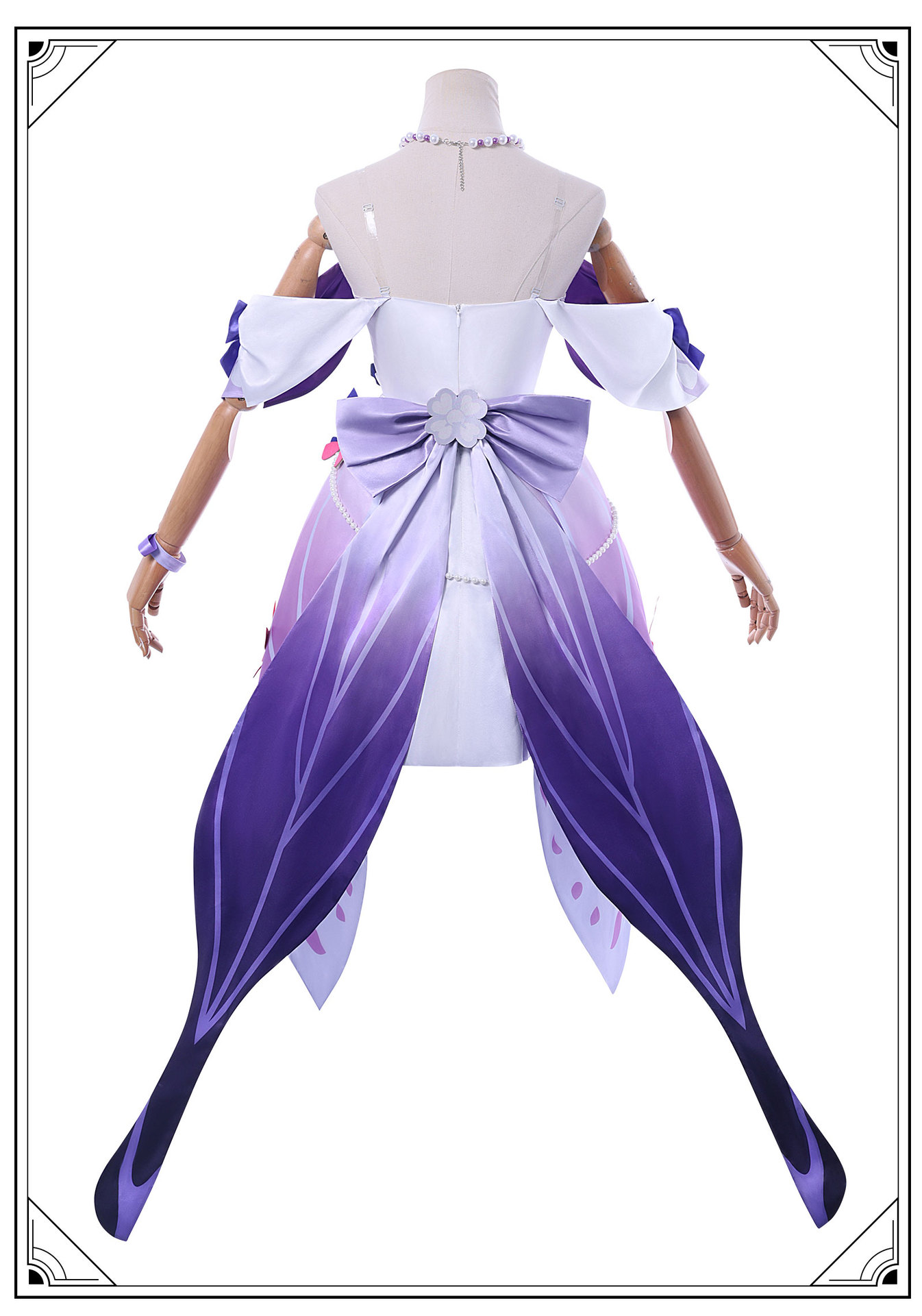 Shadora Casotrice cosplay with matching peruk wig, featuring detailed costume and vibrant colors for costume dressing or events.