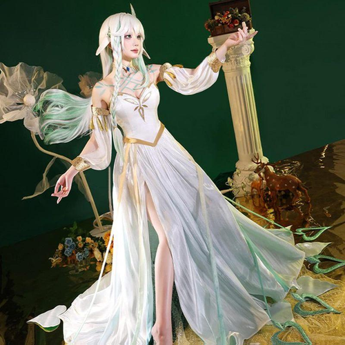 Shadora Rukkhadevata cosplay with matching wig from Genshin Impact, featuring detailed costume and vibrant hair.