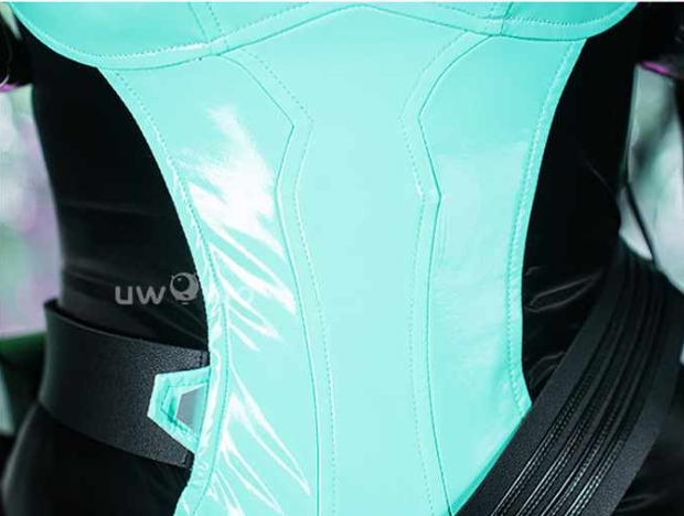 Shadora Viper Valorant cosplay costume featuring detailed mask, dark green and black tactical suit, and gloves for gaming cosplay.