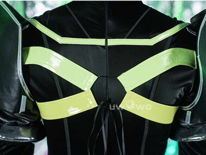 Shadora Viper cosplay costume from Valorant featuring detailed mask, gloves, and tactical outfit for cosplay or costume events.