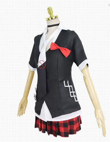 Enoshima Junko cosplay with wig from Danganronpa, featuring her distinctive pink hair and stylish costume.