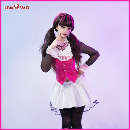 Shadora Draculara Monster High cosplay with matching red and black wig, detailed costume featuring vampire-inspired design.