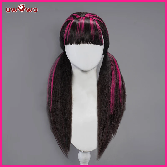Shadora Draculara Monster High cosplay with black and purple costume and matching wig, detailed costume and accessories.