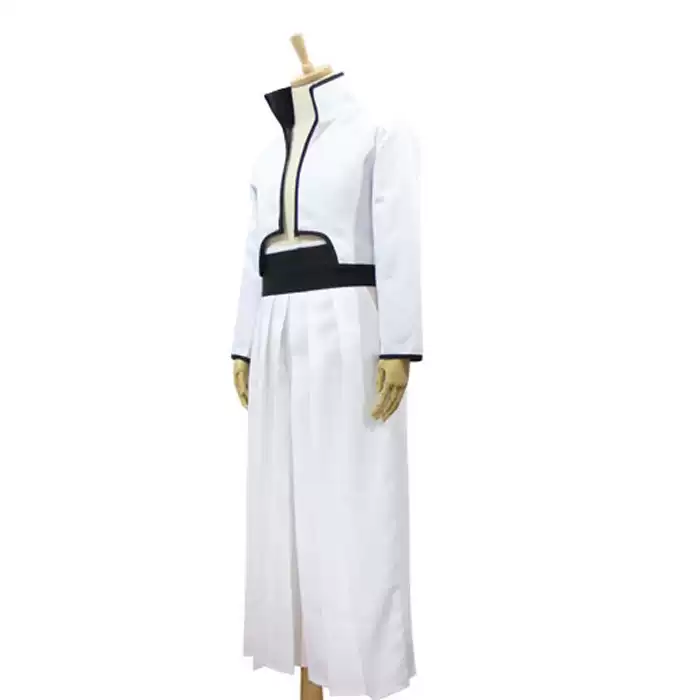 Grimmjow Bleach cosplay with wig by Shadora, featuring detailed costume and vibrant blue hair for authentic character look.