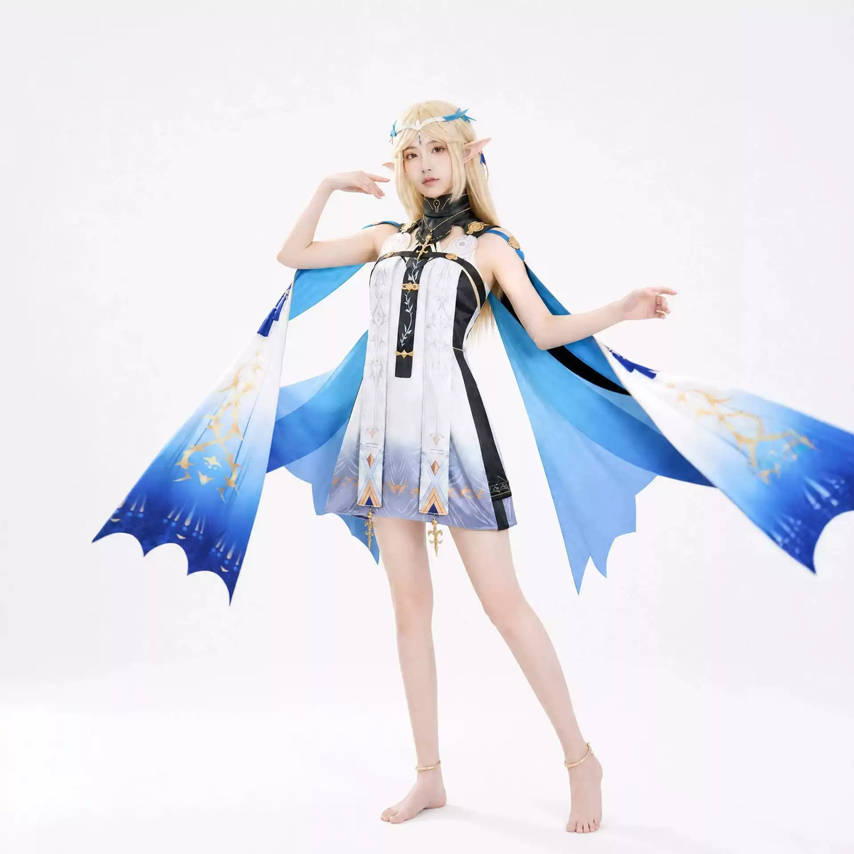 Cartethyia cosplay and wig from Wuthering Waves by Shadora, featuring detailed costume and vibrant wig for authentic character look