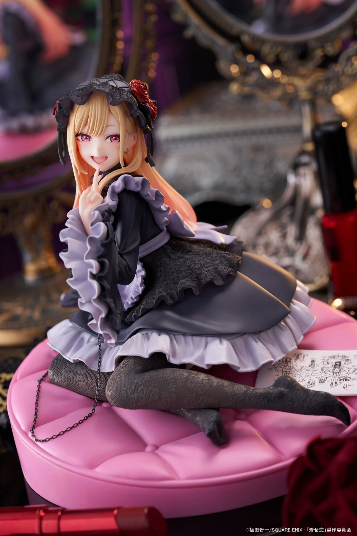Shadora Shizuku-Tan and Marin Kitagawa figure set featuring detailed anime character models on a plain background.