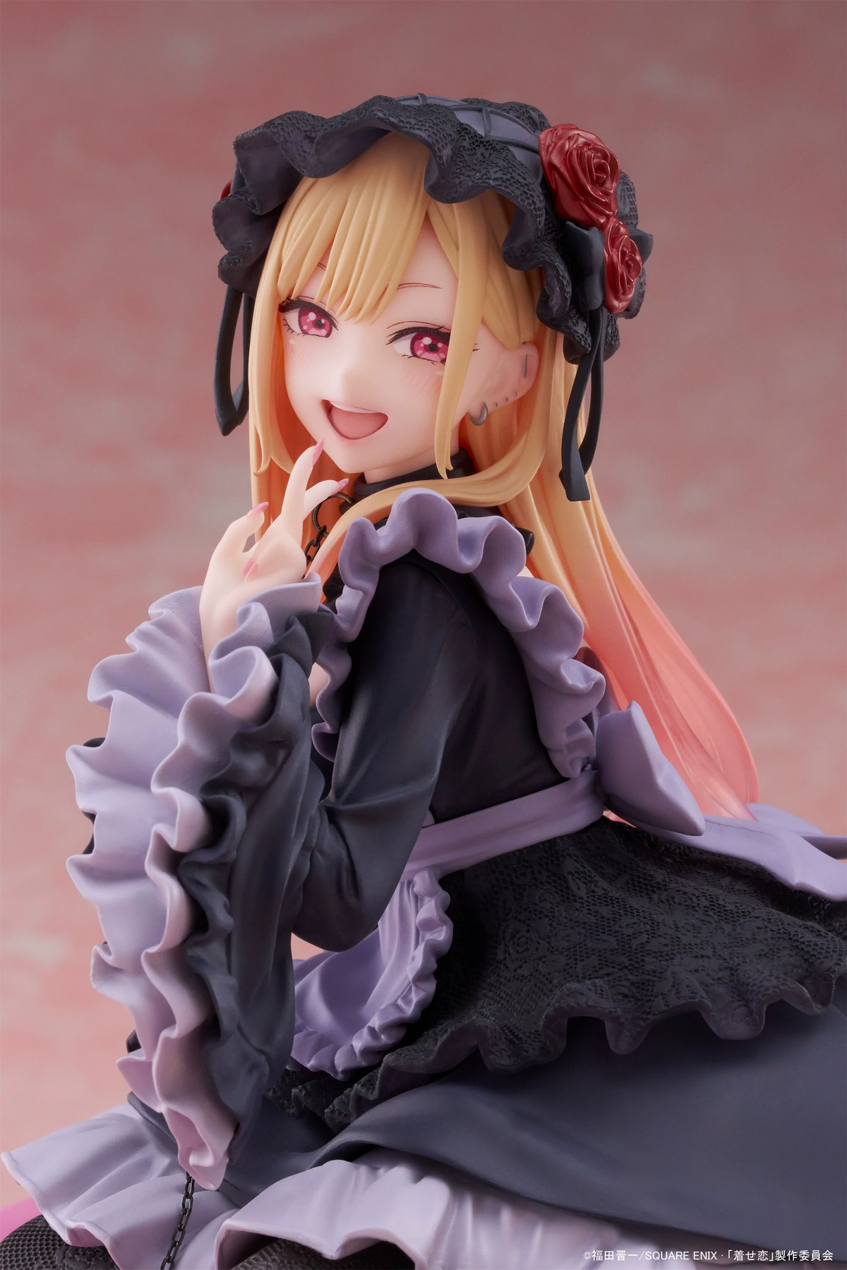 Shadora Shizuku-Tan Marin Kitagawa figurine on display, featuring detailed character design and vibrant colors.